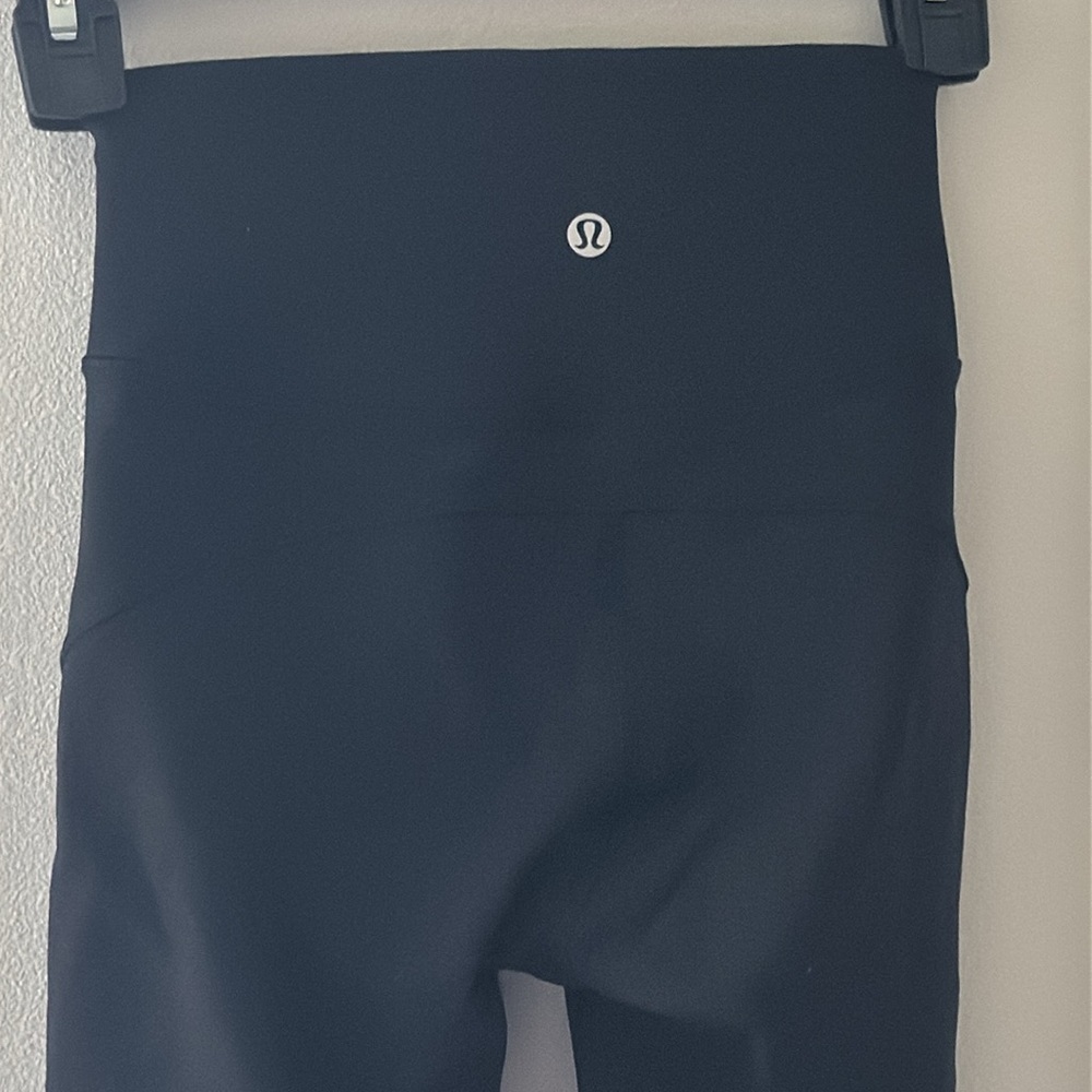 Lululemon‎ black mid rise crop 20” stretch leggings